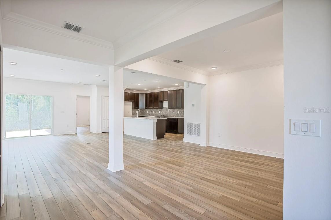 Image 6 of 25 For 1372 Hartsdale Street