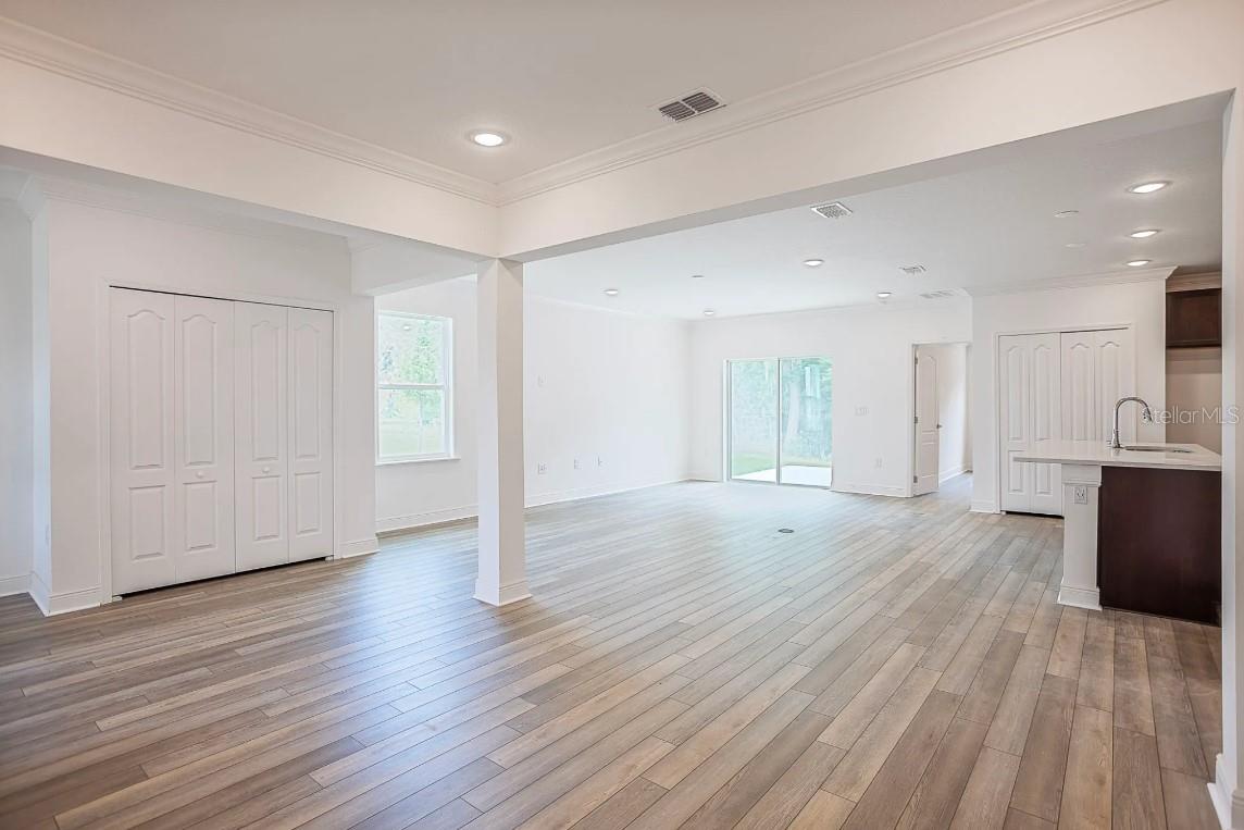 Image 8 of 25 For 1372 Hartsdale Street