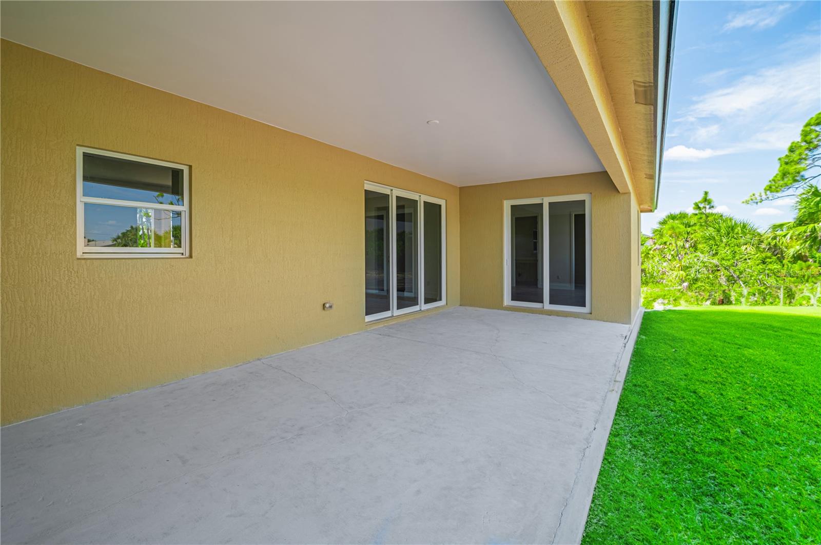 Image 11 of 26 For Xx 15101 Brainbridge Circle