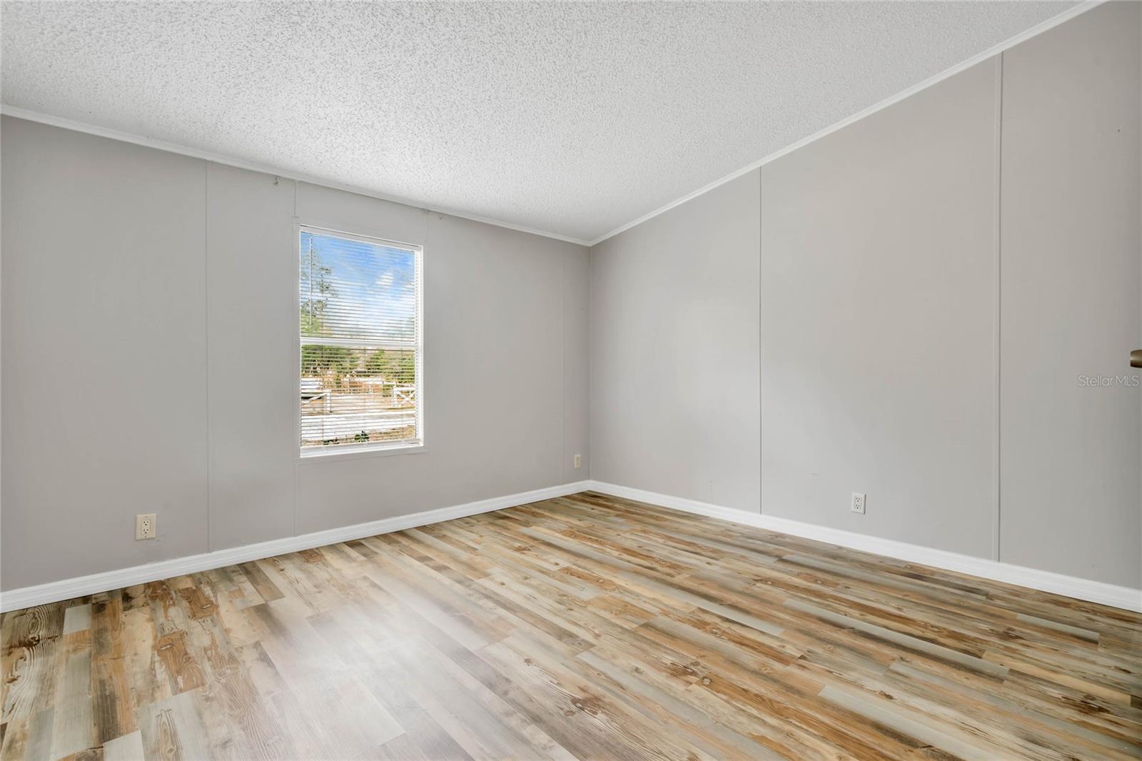 Image 13 of 23 For 26634 June Avenue