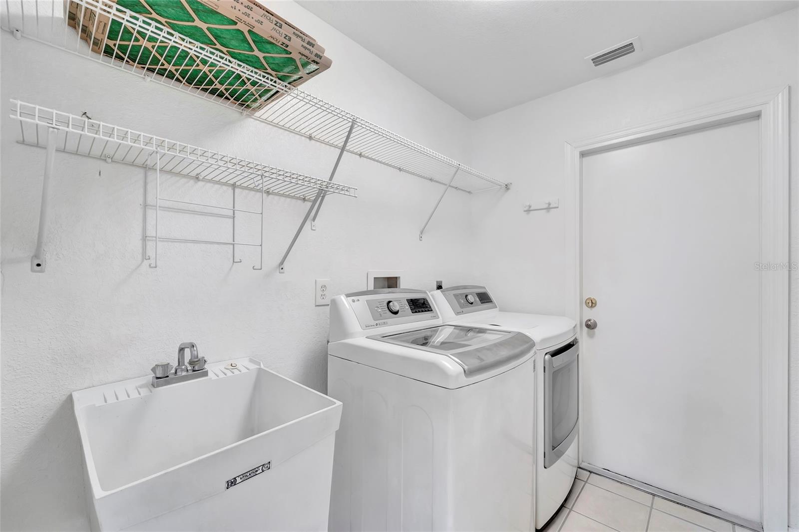 Image 34 of 51 For 4058 Kinney Street