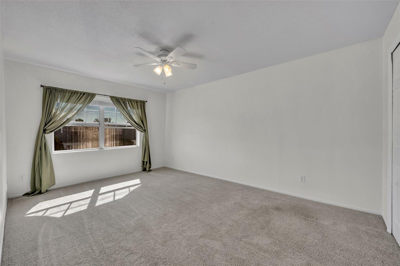 Image 17 of 21 For 1000 Semoran Boulevard 814