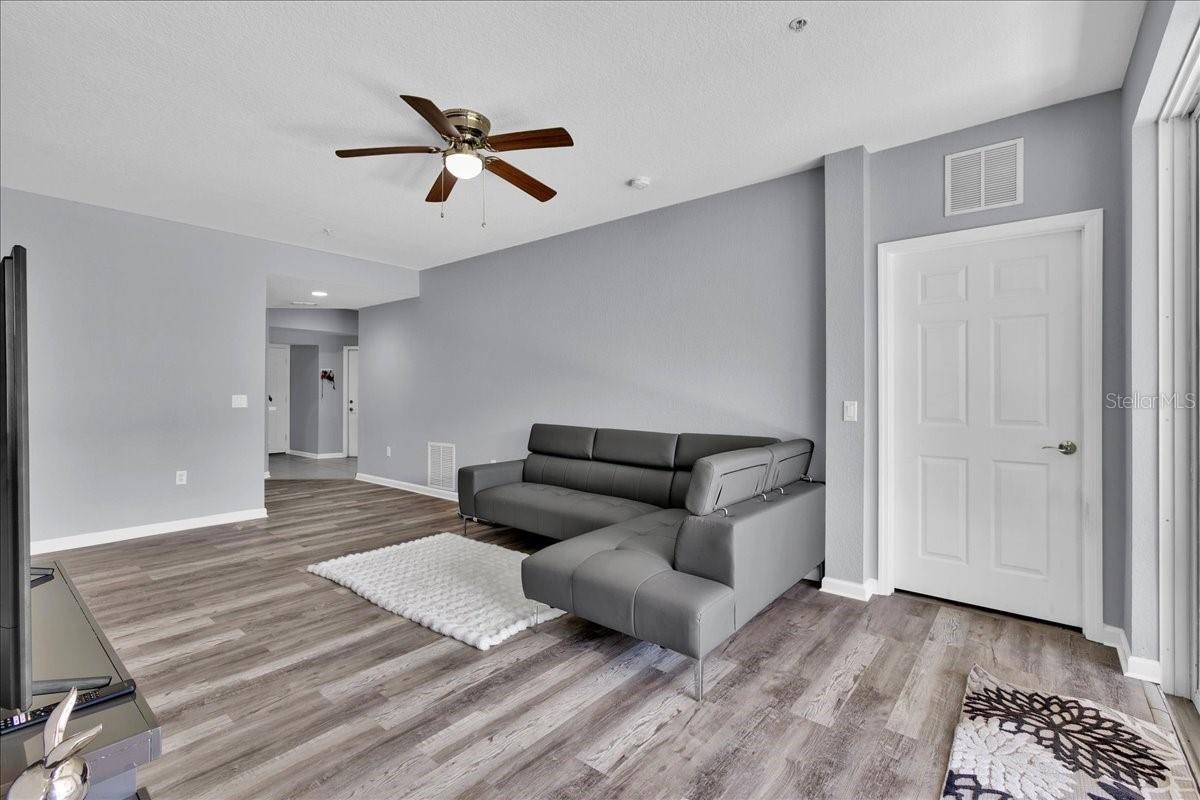 Image 9 of 31 For 8316 Fontera Drive