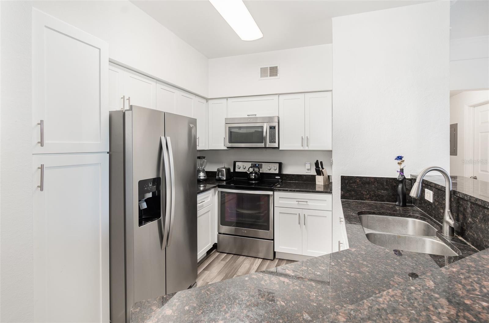 Image 11 of 28 For 6412 Queens Borough Avenue 215