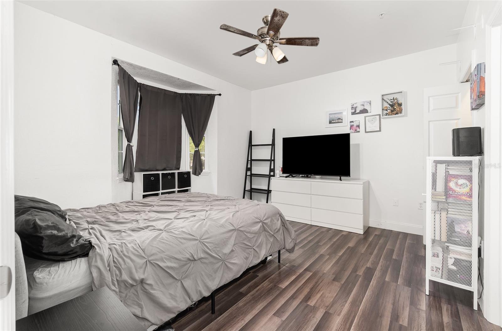 Image 15 of 28 For 6412 Queens Borough Avenue 215