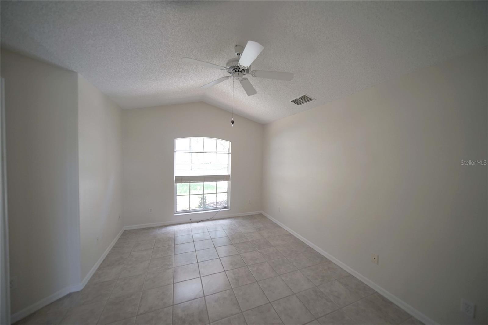 Image 18 of 46 For 582 Lakeworth Circle