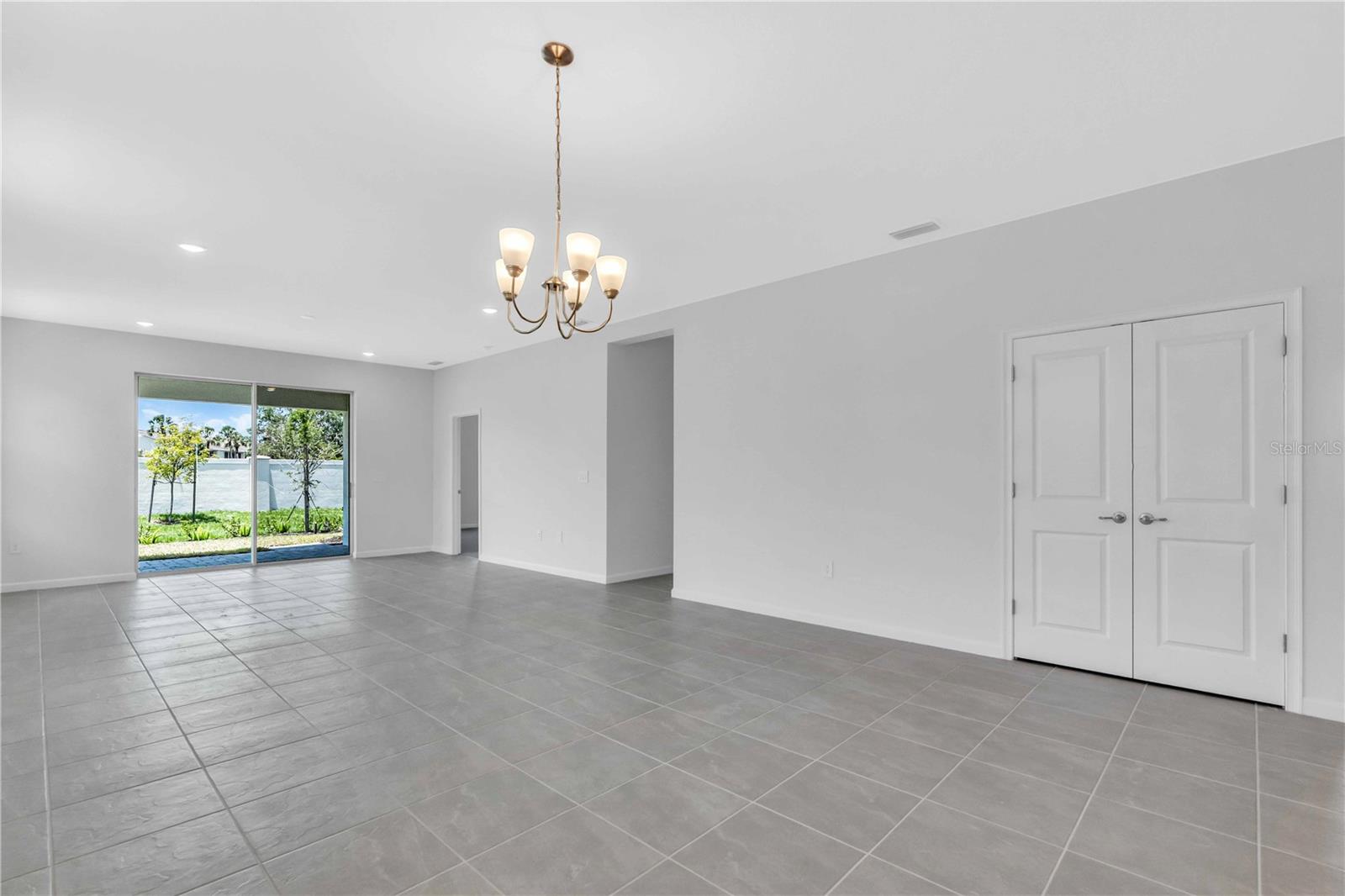 Image 10 of 18 For 9577 Vibrant Lane