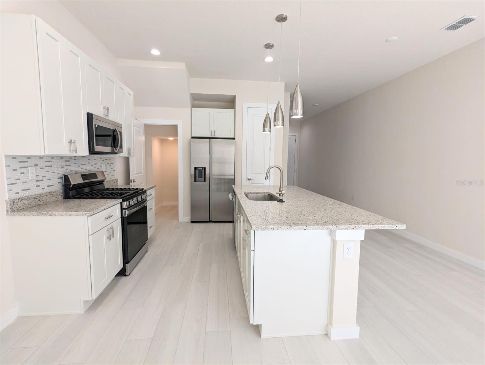 Image 4 of 17 For 7591 Sunflower Circle