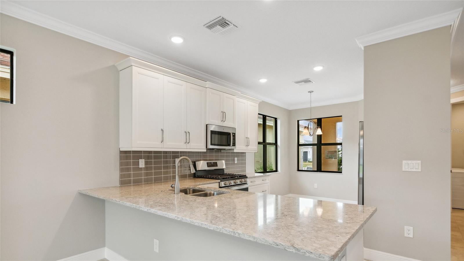 Image 3 of 63 For 4915 Carova Way