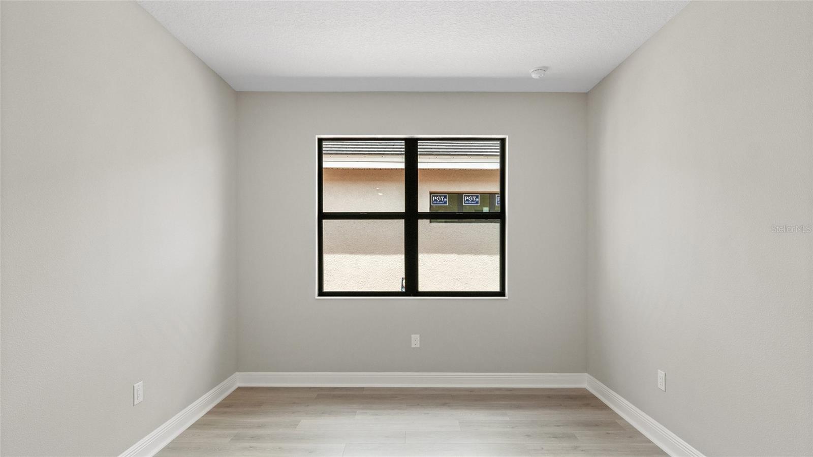 Image 4 of 63 For 4915 Carova Way