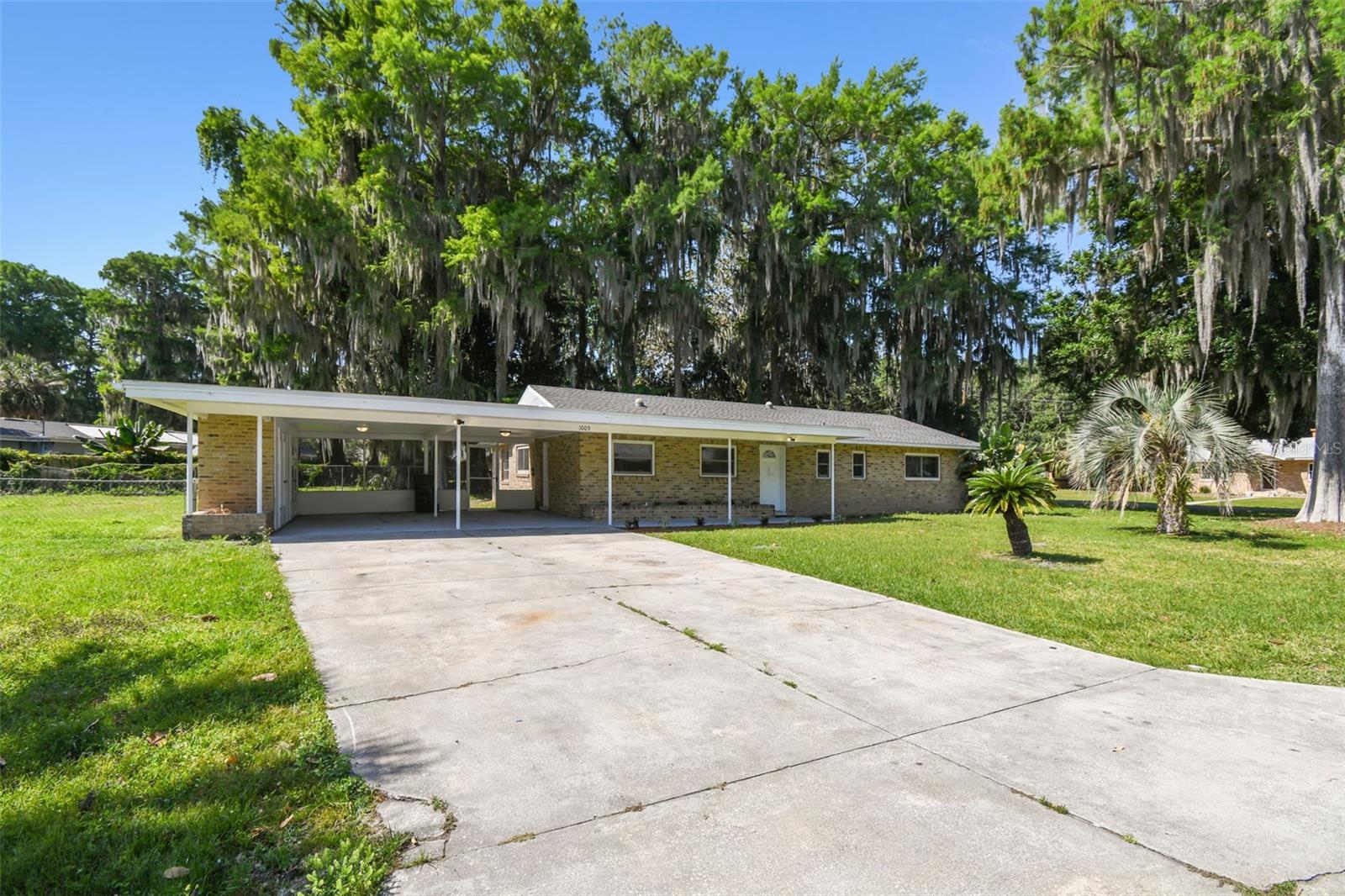 Details for 1009 Loves Point Drive, LEESBURG, FL 34748