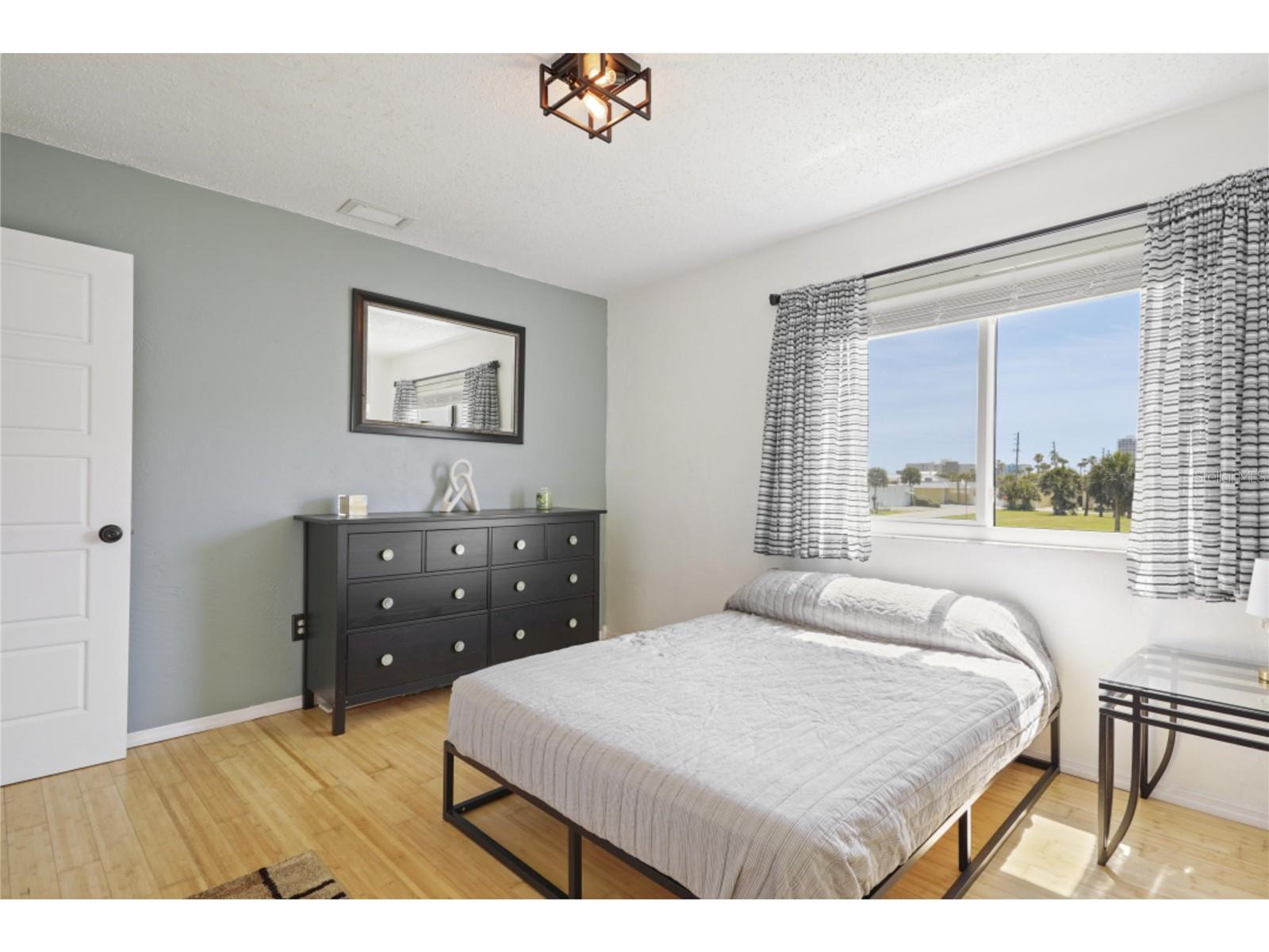 Image 23 of 44 For 59 Chippingwood Lane