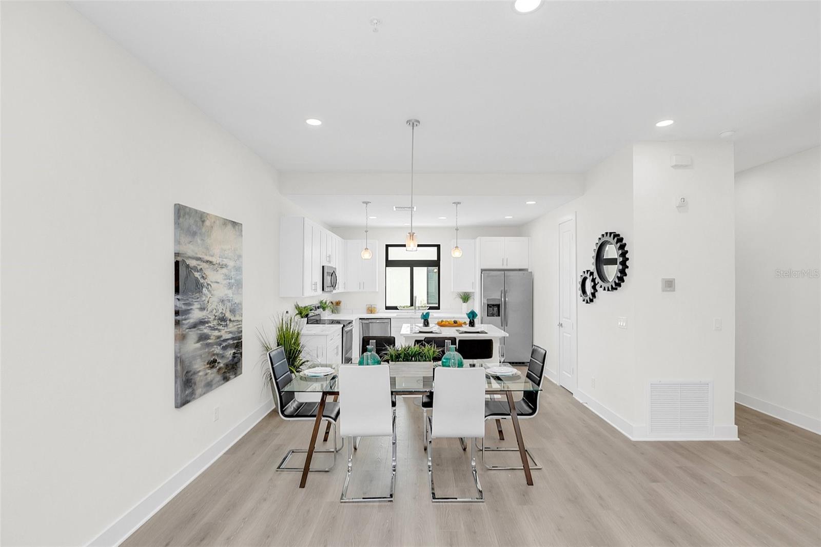 Image 15 of 42 For 266 Park Lake Street 16
