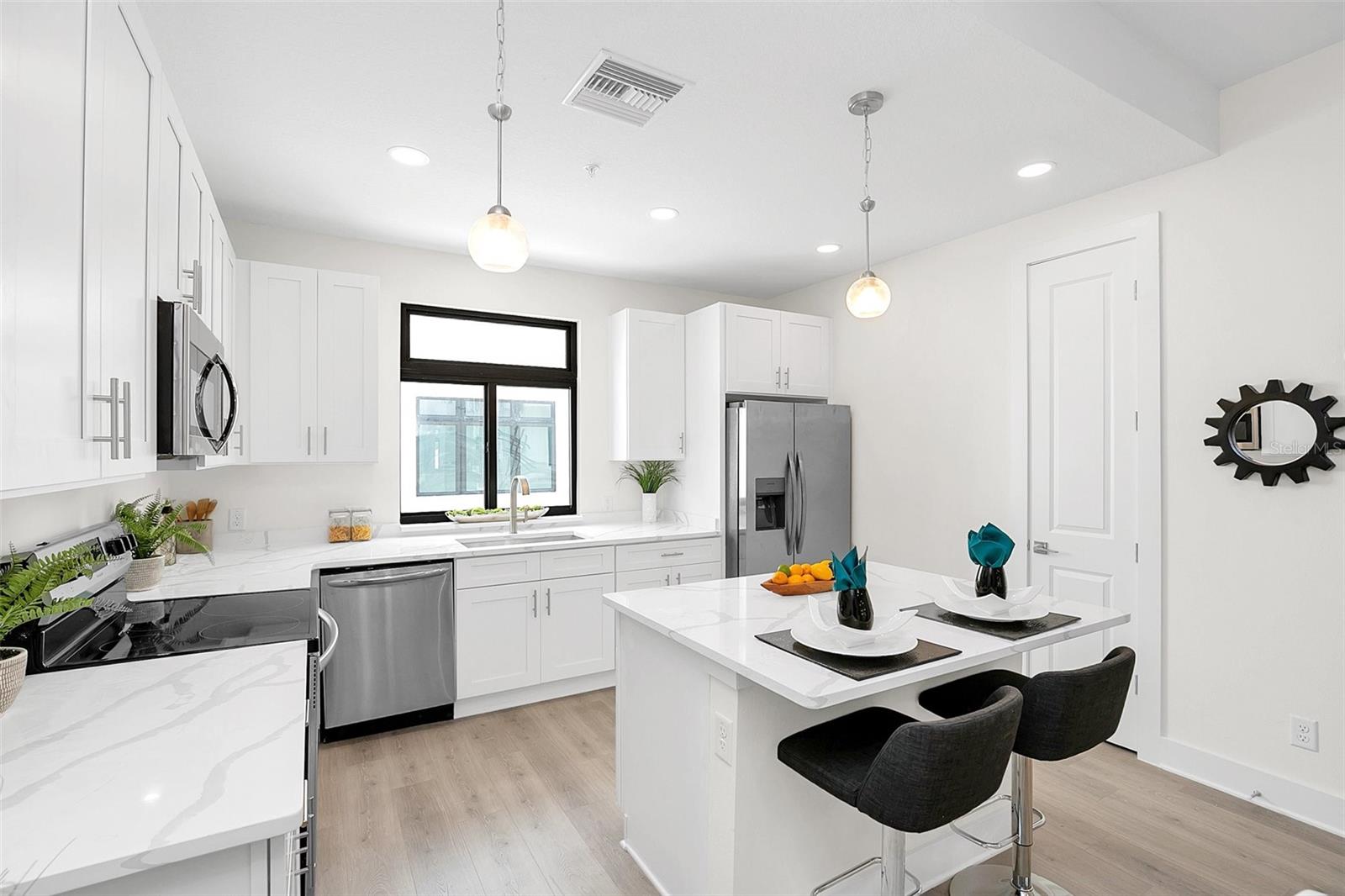 Image 20 of 42 For 266 Park Lake Street 16