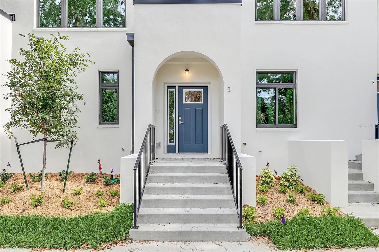 Image 3 of 42 For 266 Park Lake Street 16