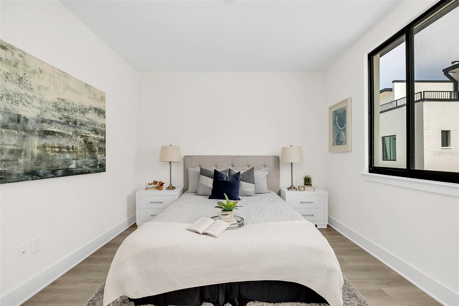 Image 32 of 42 For 266 Park Lake Street 16