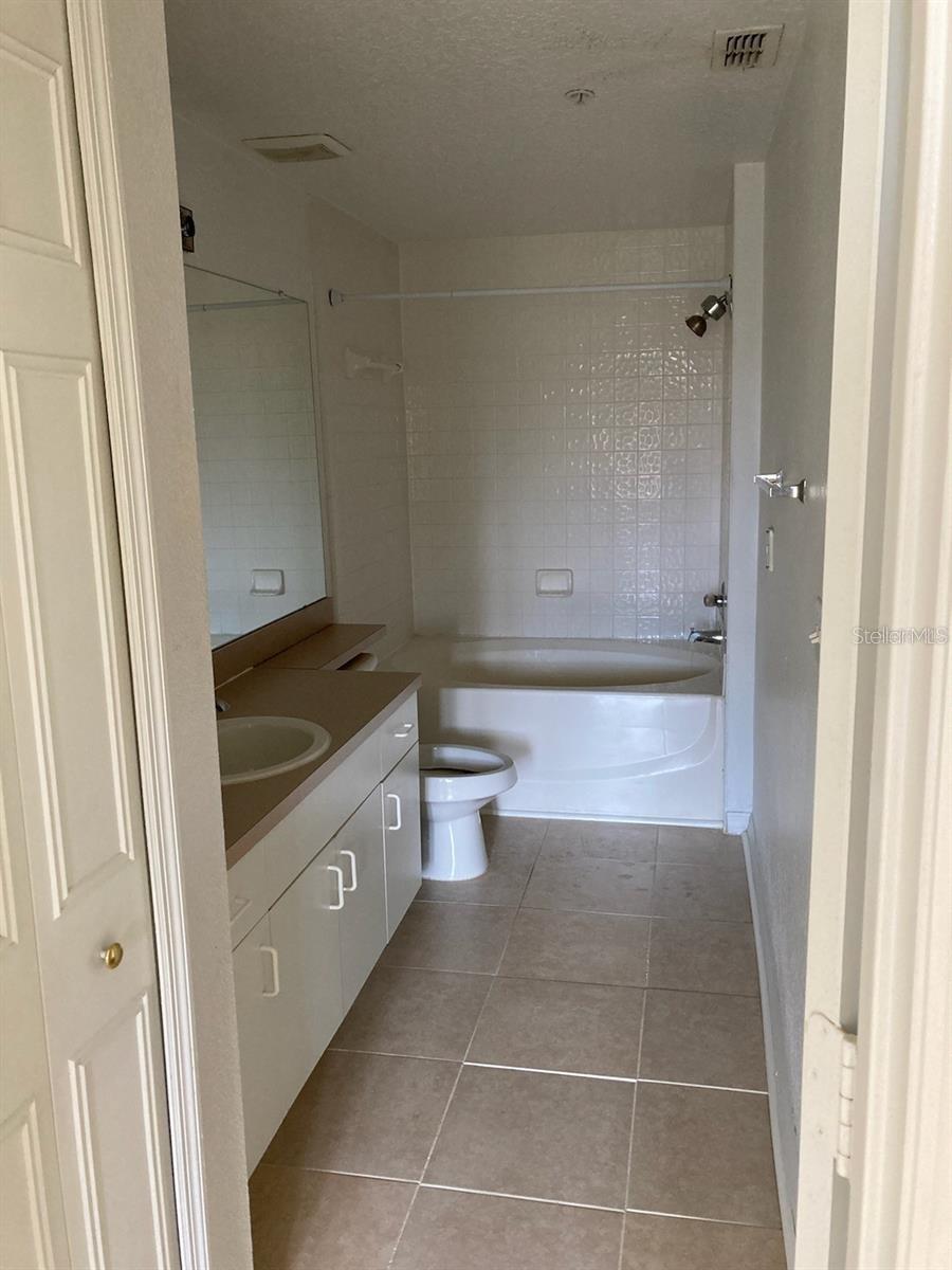 Image 58 of 68 For 5500 Metrowest Boulevard 304