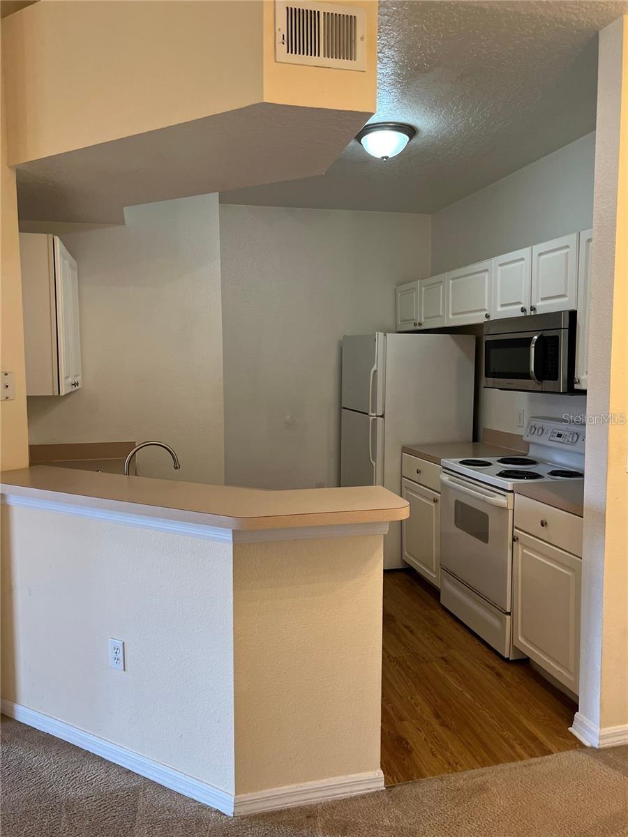 Image 62 of 68 For 5500 Metrowest Boulevard 304