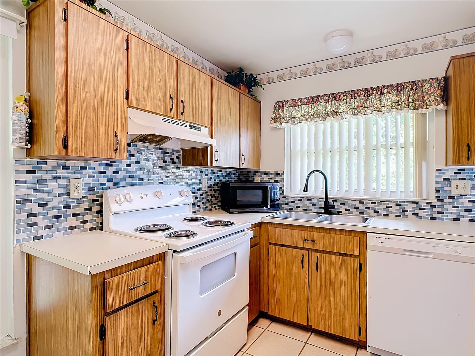 Image 15 of 56 For 530 Hunter Circle 248