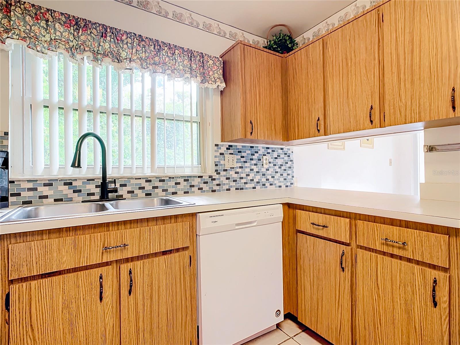 Image 18 of 56 For 530 Hunter Circle 248