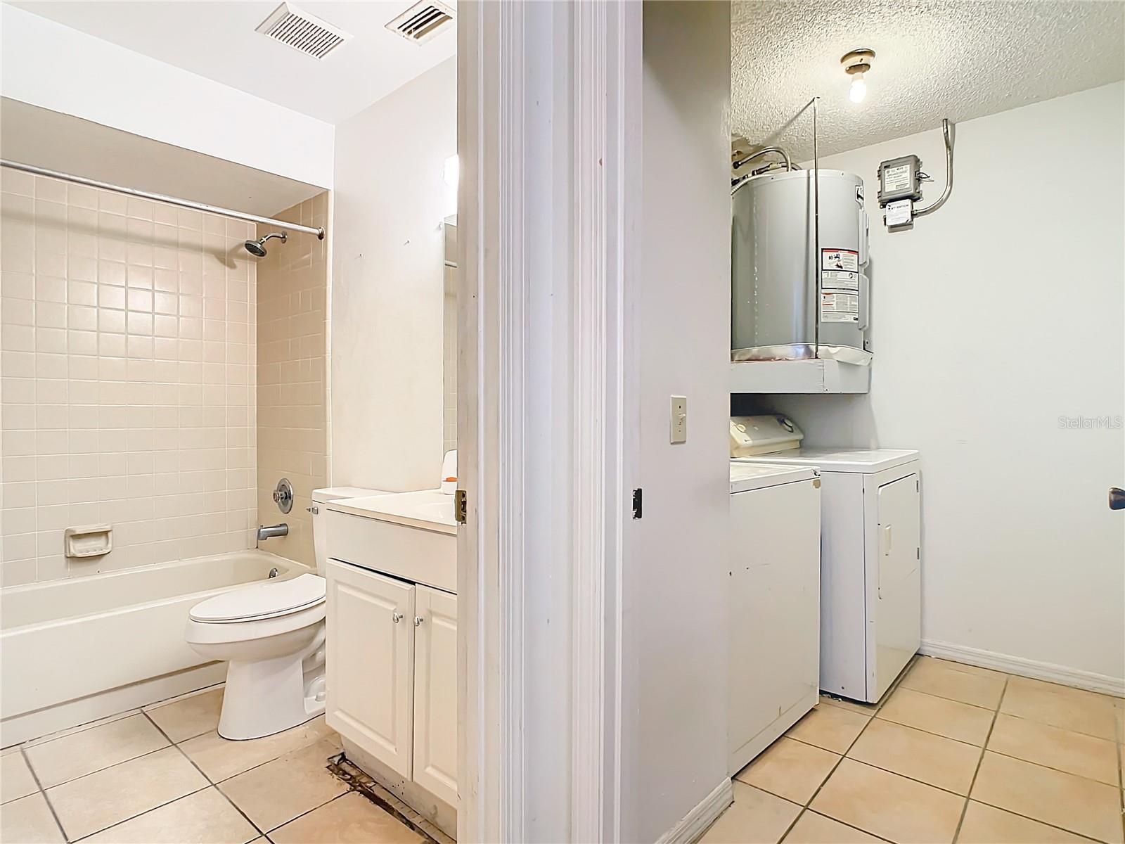 Image 39 of 56 For 530 Hunter Circle 248