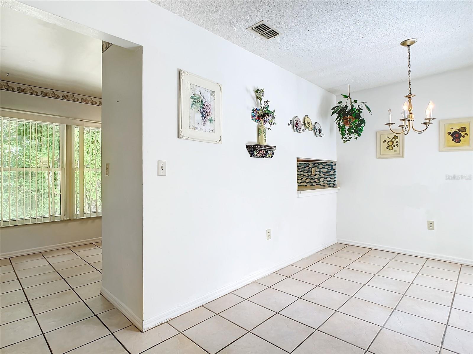 Image 6 of 56 For 530 Hunter Circle 248