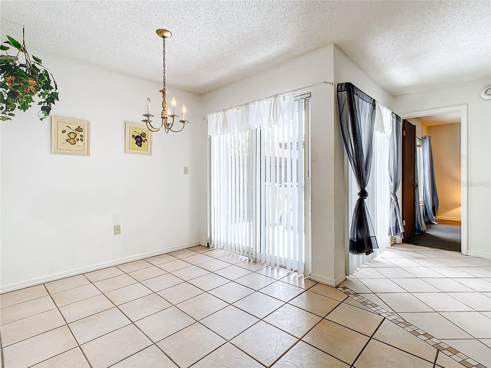 Image 8 of 56 For 530 Hunter Circle 248