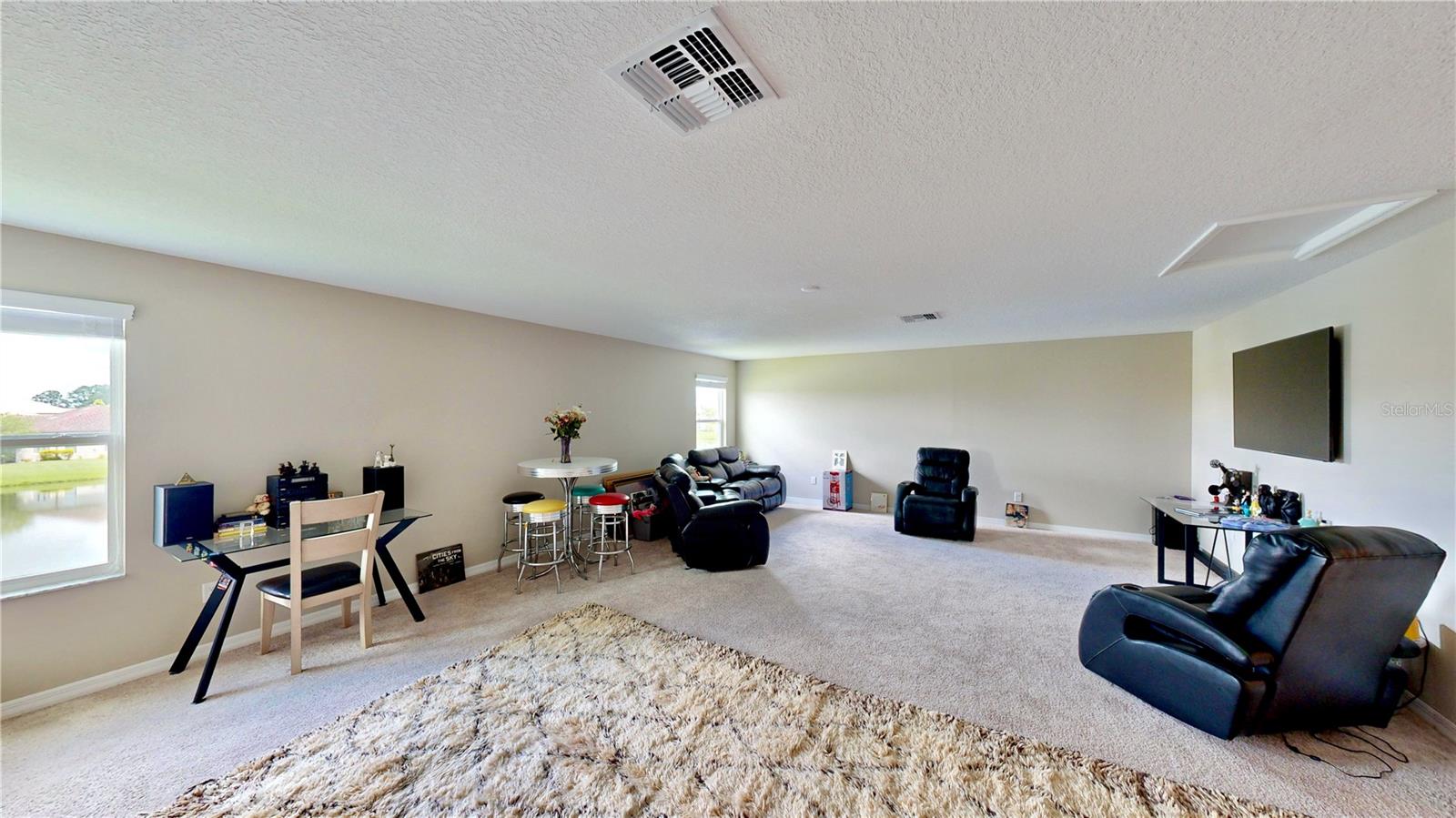 Listing photo id 13 for 33161 Kateland Drive