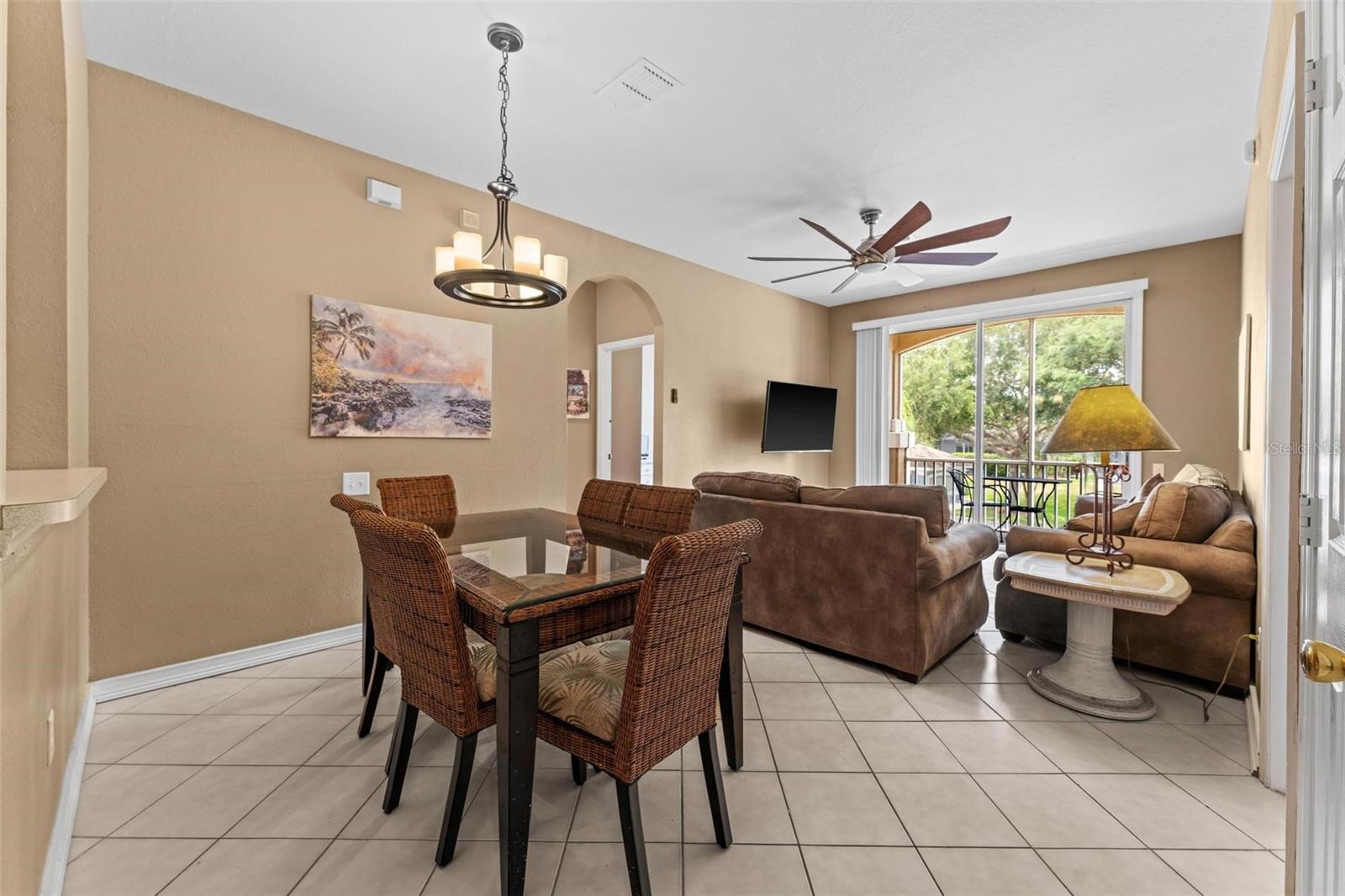 Image 4 of 41 For 8101 Coconut Palm Way 203