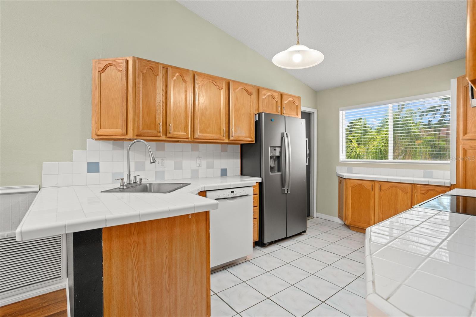 Image 11 of 38 For 809 Mentmore Circle