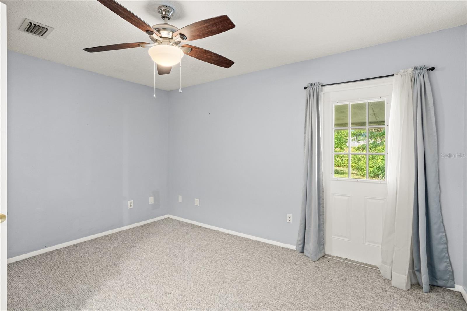 Image 18 of 38 For 809 Mentmore Circle