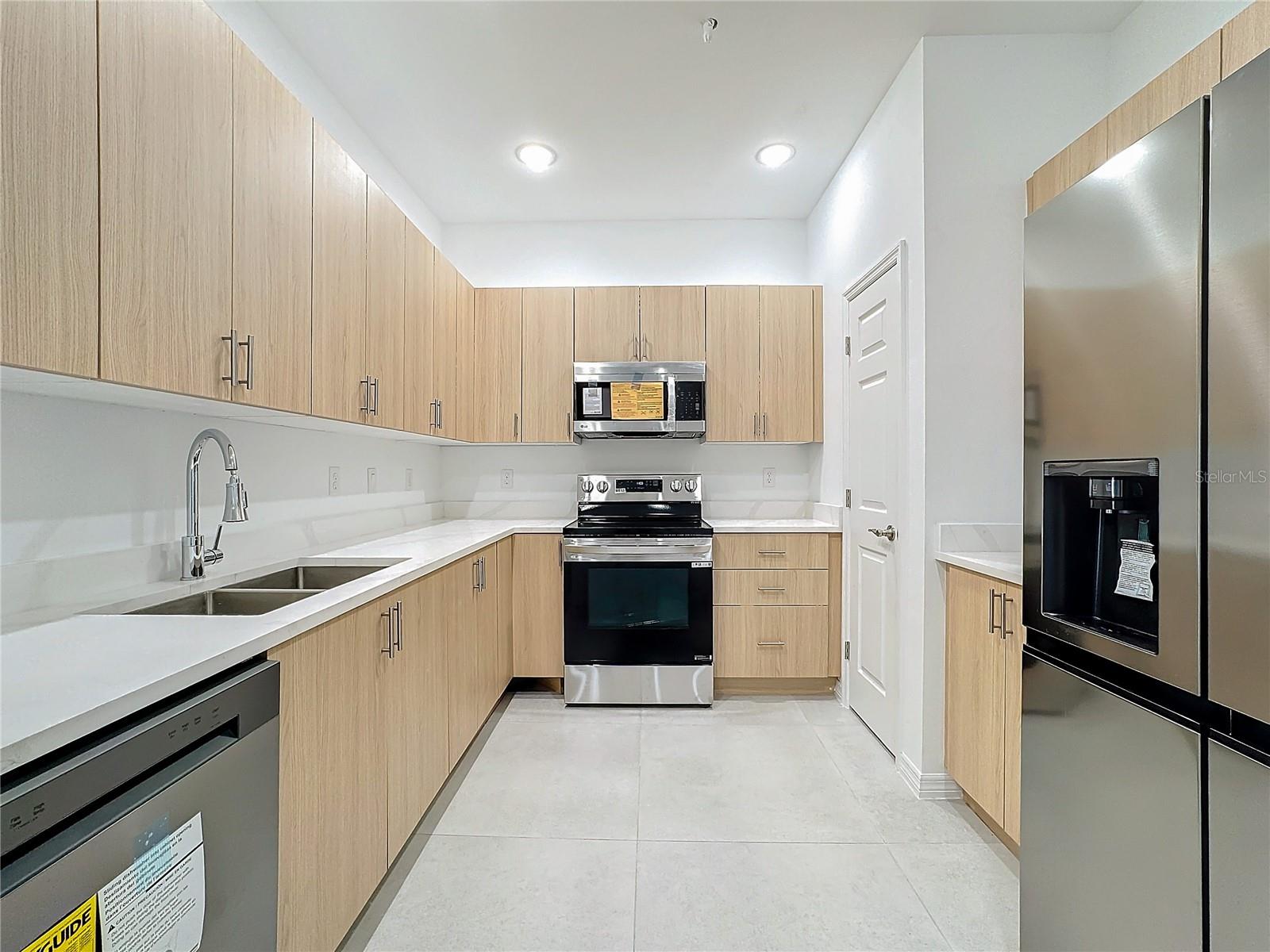 Image 23 of 42 For 1710 Barton Towne Circle