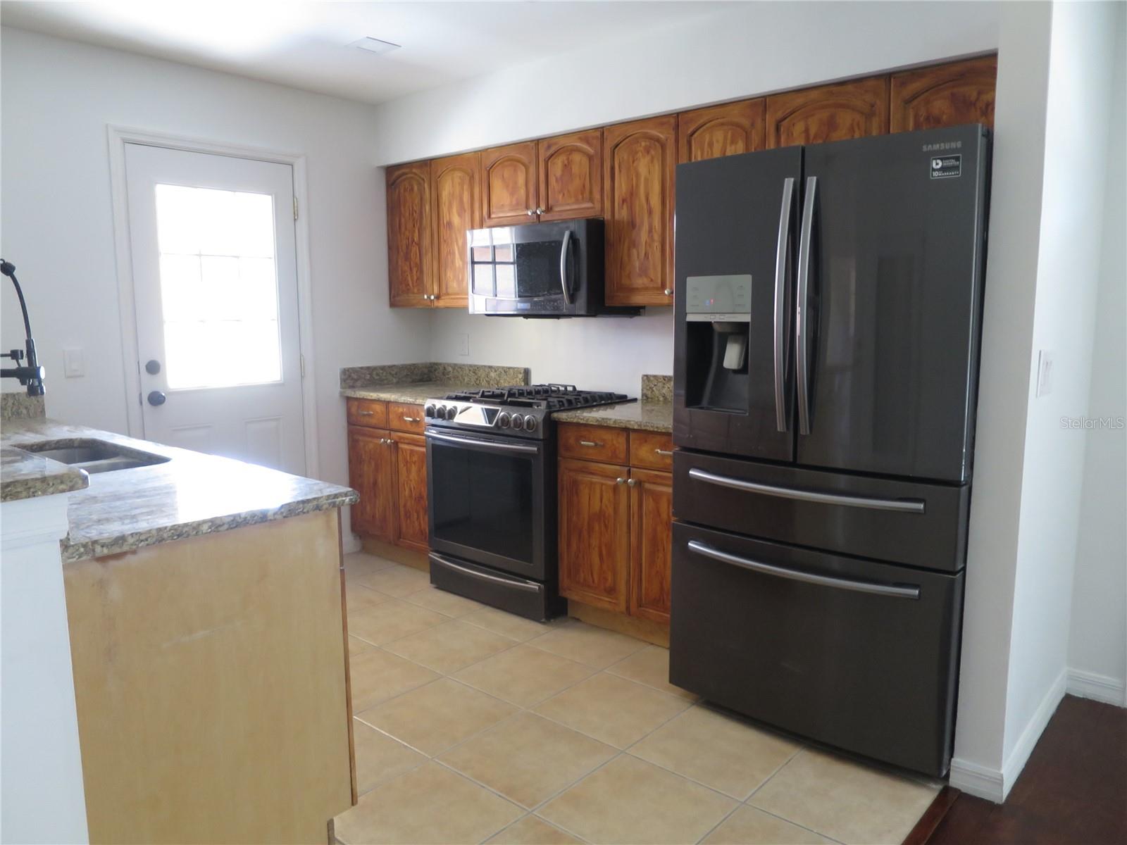 Image 6 of 41 For 10602 Whitman Circle