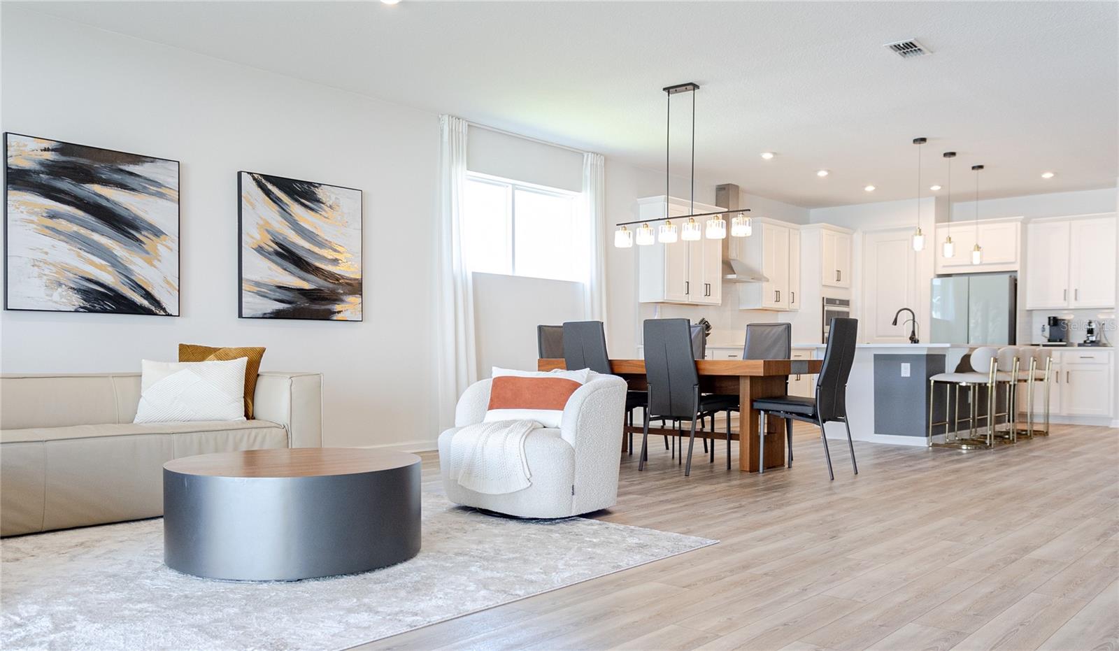 Image 4 of 19 For 7904 Waterfield Avenue 1