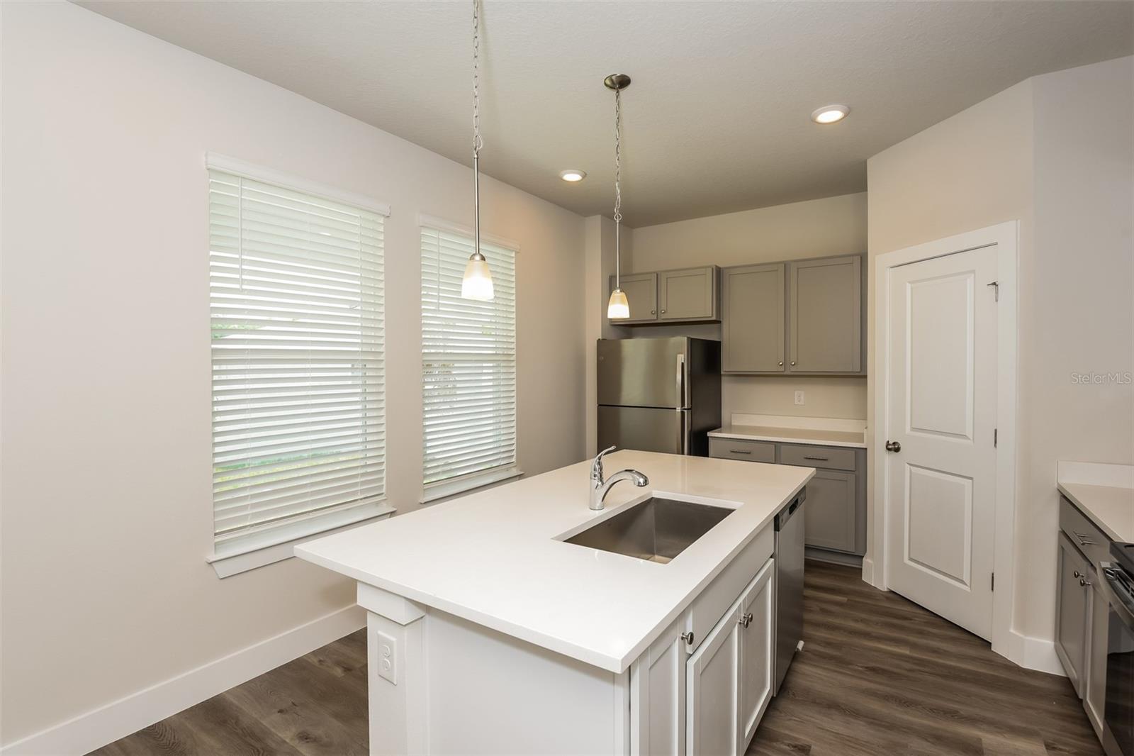 Image 7 of 17 For 812 Voorhis Avenue