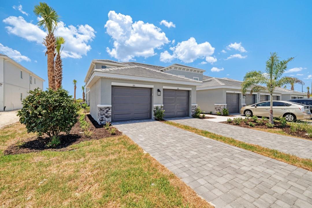 Image 4 of 30 For 11871 Venetian Lagoon Drive 101