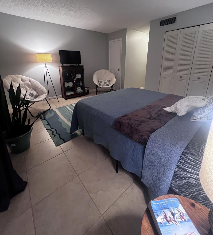 Image 15 of 43 For 190 Paradise Boulevard 9