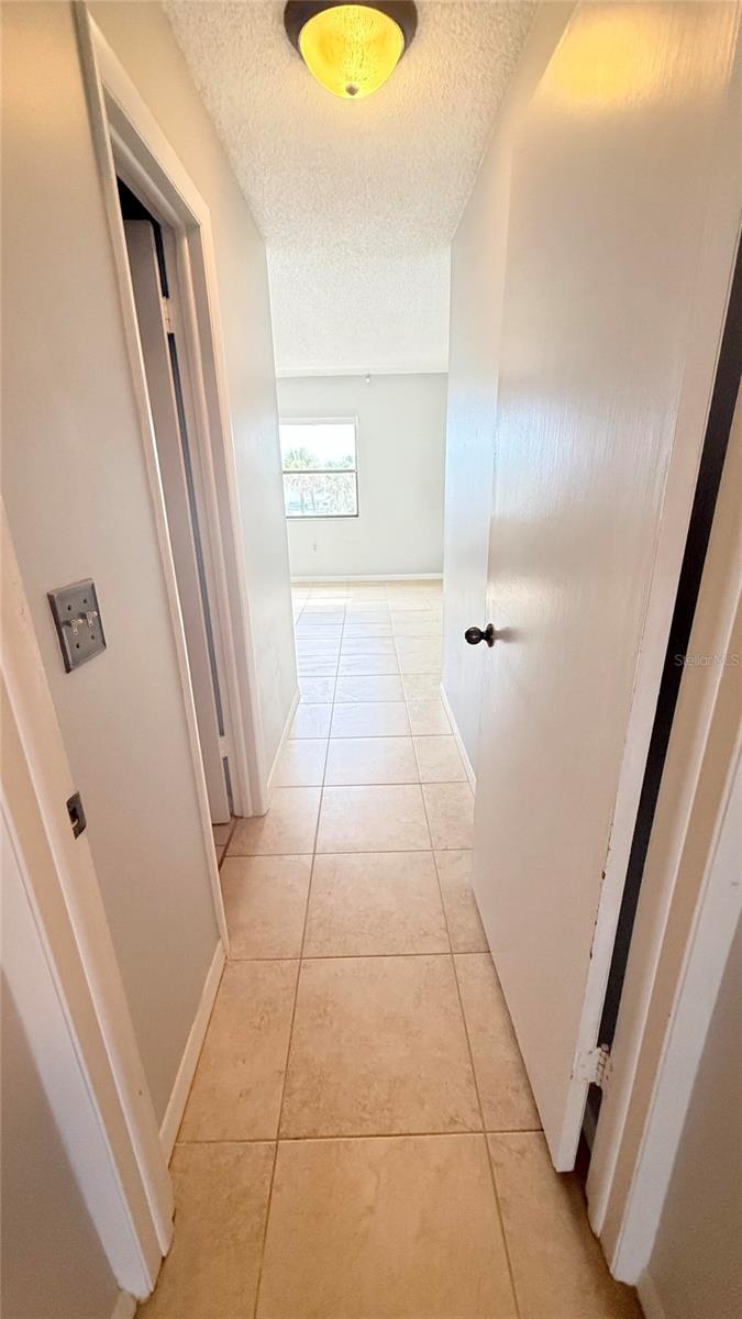 Image 16 of 43 For 190 Paradise Boulevard 9