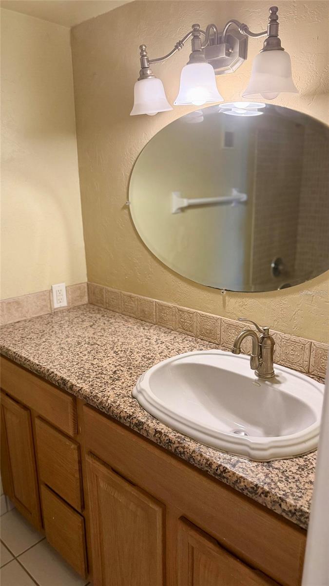 Image 20 of 43 For 190 Paradise Boulevard 9