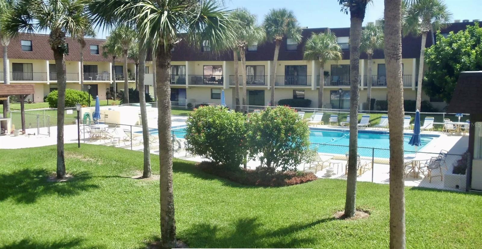 Image 31 of 43 For 190 Paradise Boulevard 9