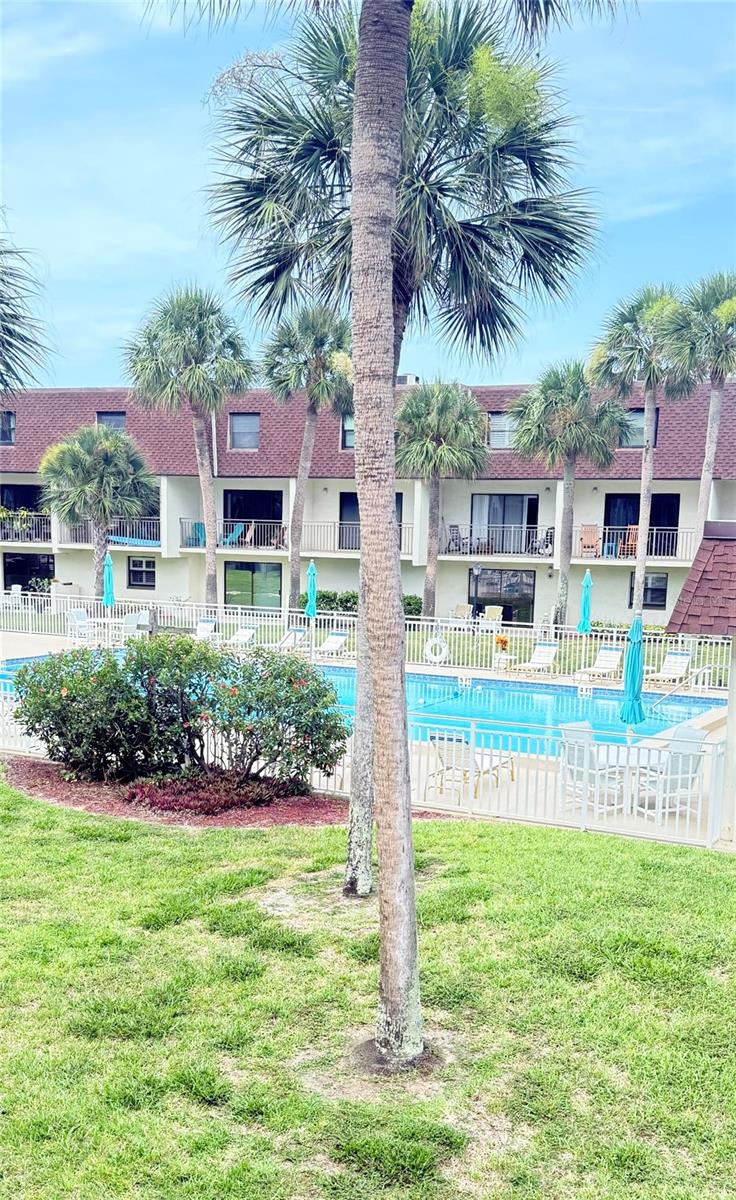 Image 34 of 43 For 190 Paradise Boulevard 9
