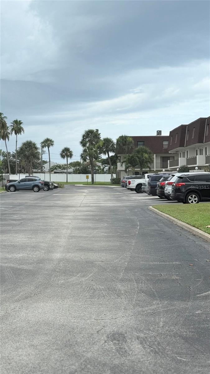 Image 42 of 43 For 190 Paradise Boulevard 9