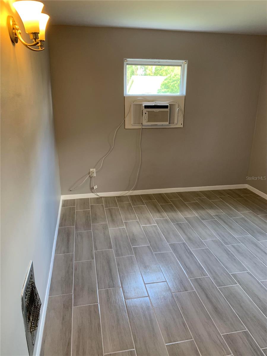 Image 9 of 11 For 712 Florida Avenue 8