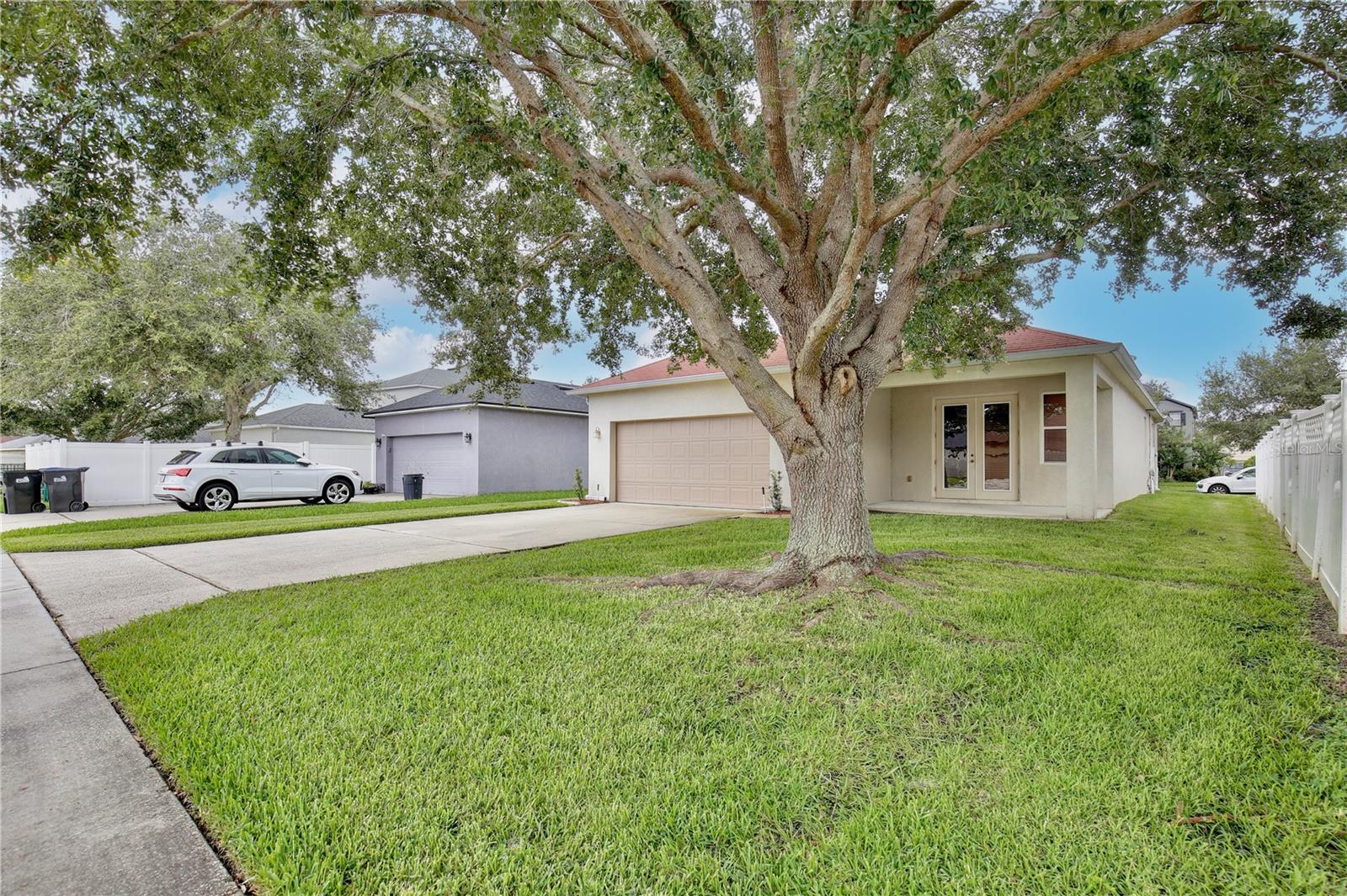 Image 25 of 59 For 14717 Royal Poinciana Drive