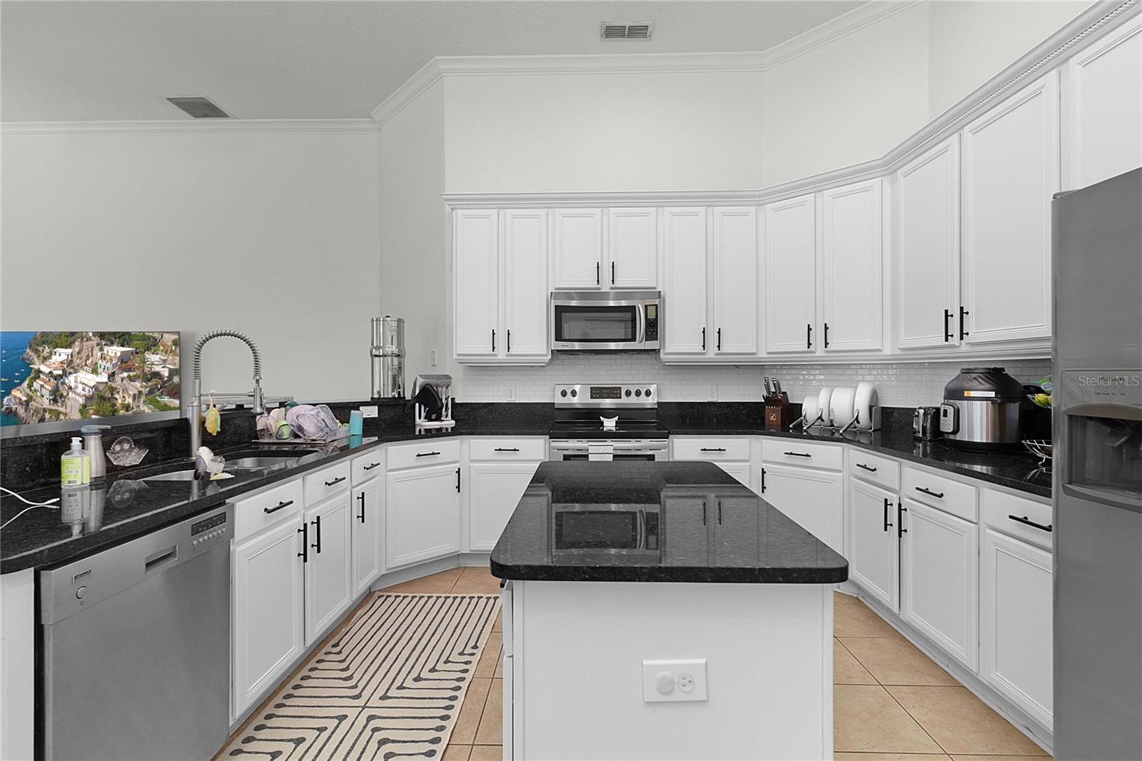Image 16 of 81 For 4965 Parkview Drive