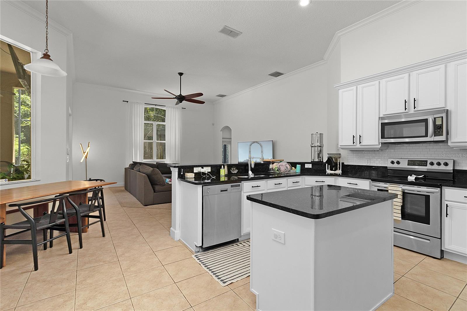 Image 17 of 81 For 4965 Parkview Drive