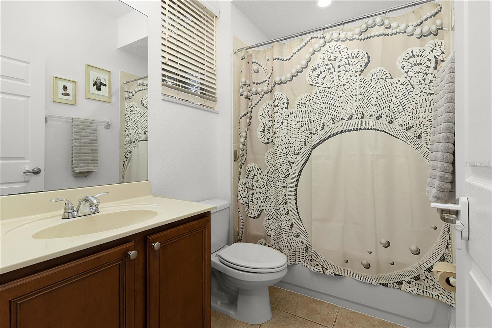 Image 33 of 81 For 4965 Parkview Drive