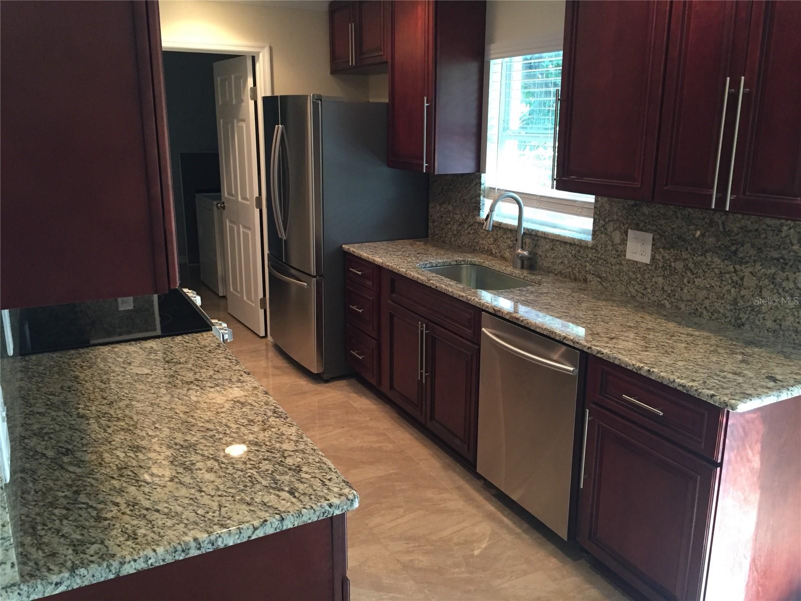 Image 2 of 27 For 715 Baywood Circle