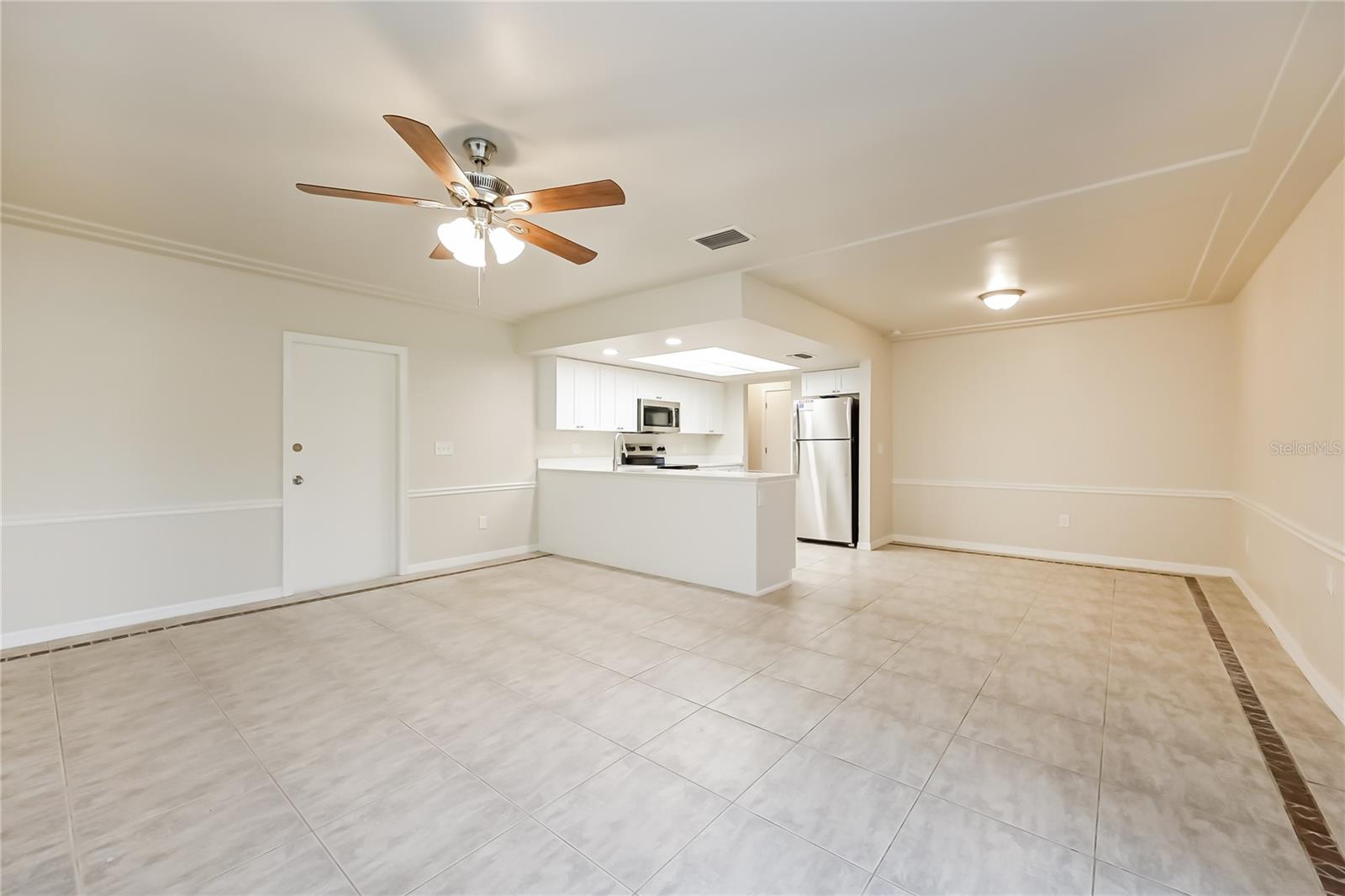 Image 4 of 16 For 14126 Caribbean Boulevard