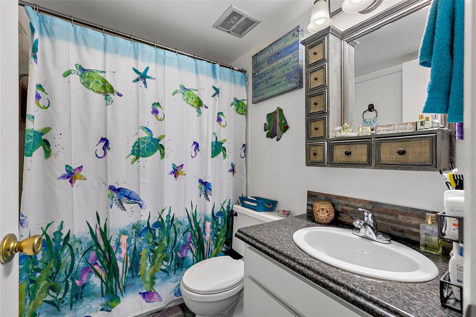Image 14 of 29 For 206 Orienta Point St  206
